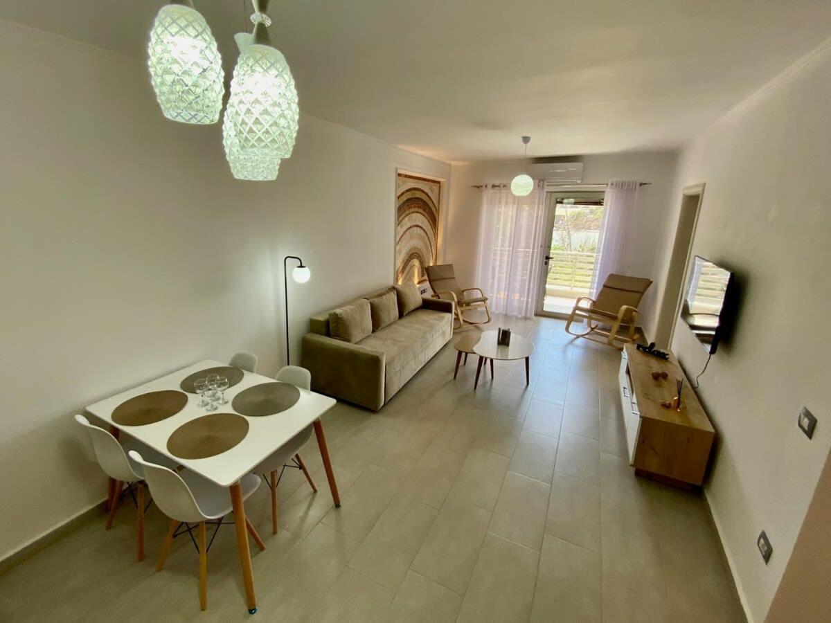 Sunlit 594 Apartment Durres Exterior photo